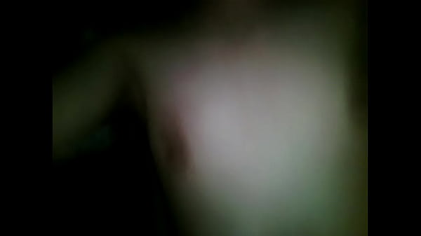 se pone una tanga para cachar