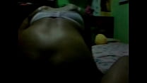 Mujer Peruana se Acaricia mientras su amante despierta con la necesidad de sexo en Iquitos.